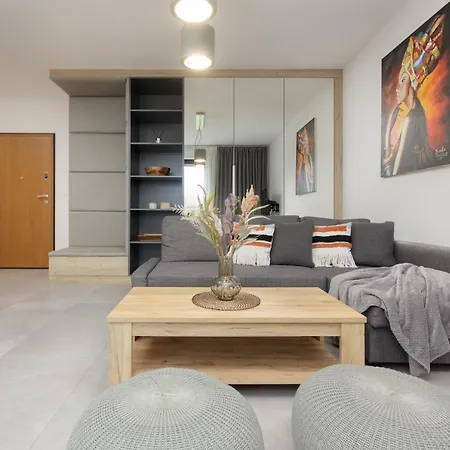 Okrzei 8 - With 2 Balconies By Renters