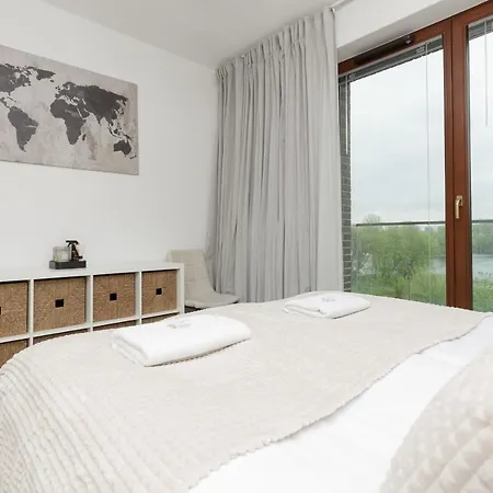 Okrzei 8 - With 2 Balconies By Renters * 바르샤바