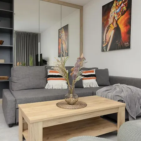 Okrzei 8 - With 2 Balconies By Renters * 바르샤바