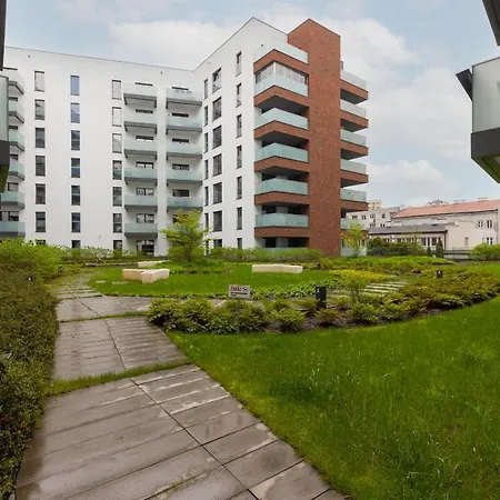 Okrzei 8 - With 2 Balconies By Renters 아파트 바르샤바